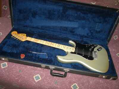 Vintage 1979 Fender 25th Annivesary Stratocaster metallic Silver VG+ w / ohc