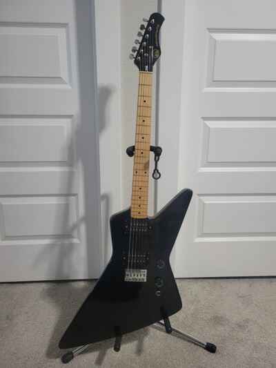 Hondo Deluxe Series H-780 Black Explorer Guitar Made in 1982 Maple Neck