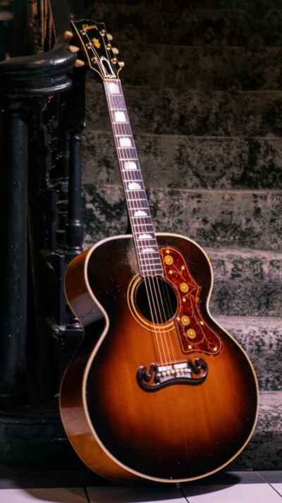 Gibson 1952 SJ200