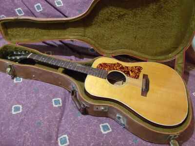 Vintage 1975 Gibson J-50 Deluxe acoustic guitar VG w / case