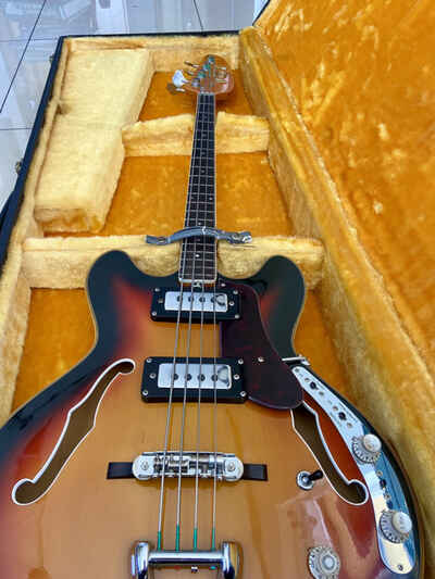 Vox Sidewinder Sunburst Bass Guitar in Hard Case