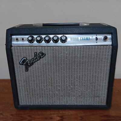 Vintage 1978 Fender Vibro-Champ Guitar Amplifier W / cover and foot switch