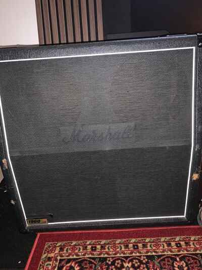 Marshall (1960A) 300 W 4x12 " " Angled Extension Cabinet Unloaded