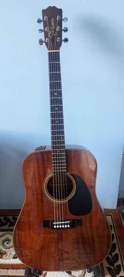 Takamine PT-06EKW Koa finish acoustic / electric with case Circa 1982