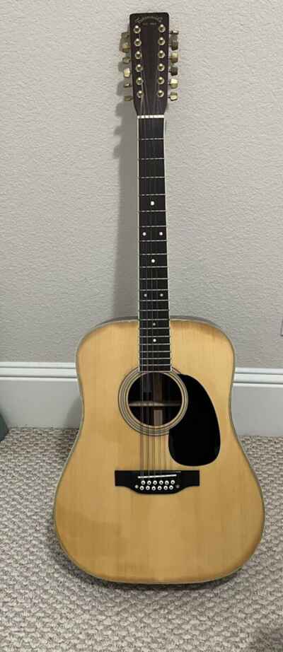 Takamine & Co F-400S 12-string acoustic guitar and it??s Carrying Case