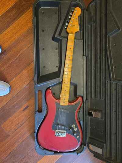 Fender Lead 2  (USA 1979) EO14164 Red With Plastic Molded Case