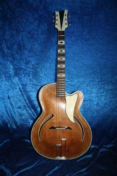 Alte Jazzgitarre von M Klein 1952, Halbresonanz Gitarre, Spielbereit, Neu Besaitet