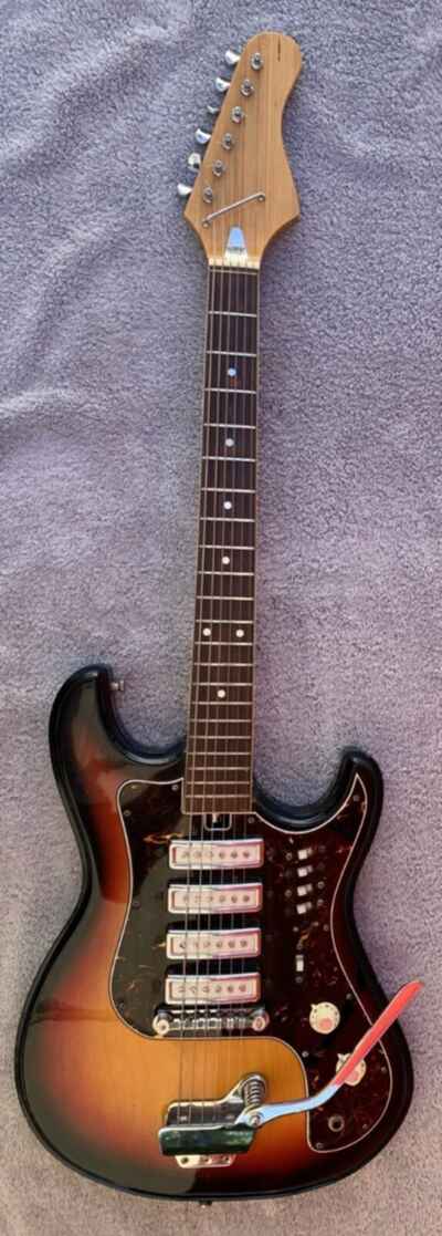 Hertiecaster E. Gitarre, Teisco / Kawei