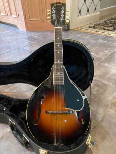 Vintage Gibson Mandolin circa 1950-1960 in Great Condition