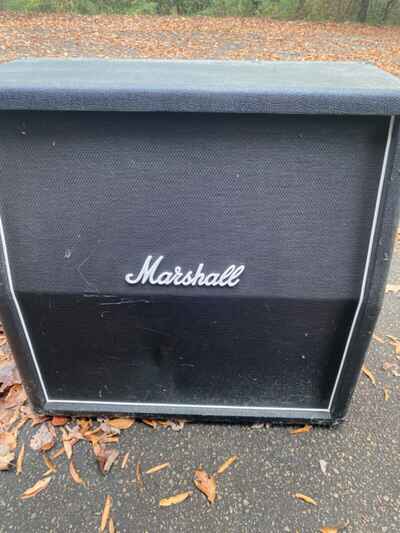 Marshall (1960A) 300 W 4x12 " " Angled Extension Cabinet