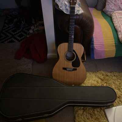 Yamaha FS-311, OOO size acoustic guitar, with hiscox classical case