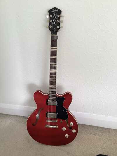 Hofner Very thin Electric Guitar With Combination Locking Hard Case