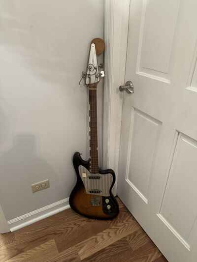 VINTAGE TEISCO DEL REY EB-200 ELECTRIC BASS GUITAR SUNBURST