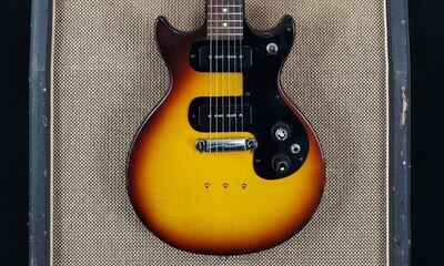 1962 Gibson Melody Maker - Great Player - Smoking P-90s !