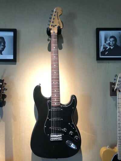 1979 Fender Stratocaster - Black, Hardtail, Rosewood Fingerboard