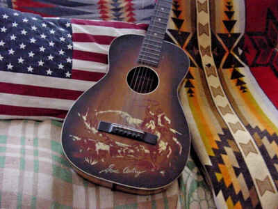 VINTAGE GUITAR GENE AUTRY 1940A MELODY RANCH COWBOY PARLOR GUITAR