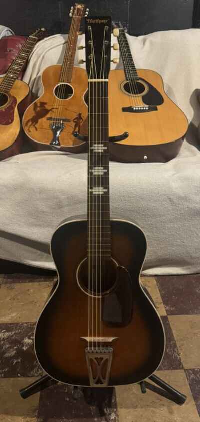 Vintage 1960??s Guitar-Harmony No 319 12210000, Made In Chicago-She??s A Player!