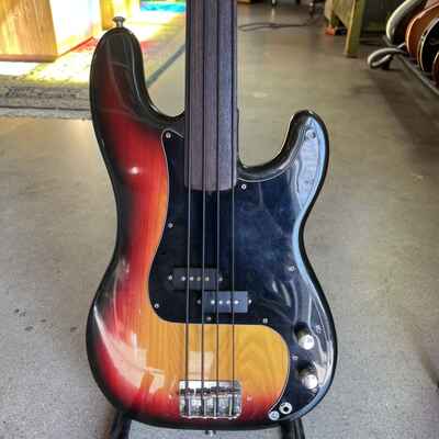 Vintage 1977 Fender Precision Fretless Bass