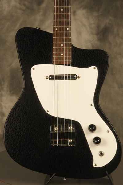 1966 Danelectro HAWK 1N short-scale guitar BLACK CRACKLE