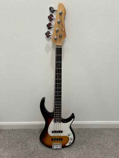 Peavey Milestone BXP 4 String Bass in Vintage Burst with Carry Case