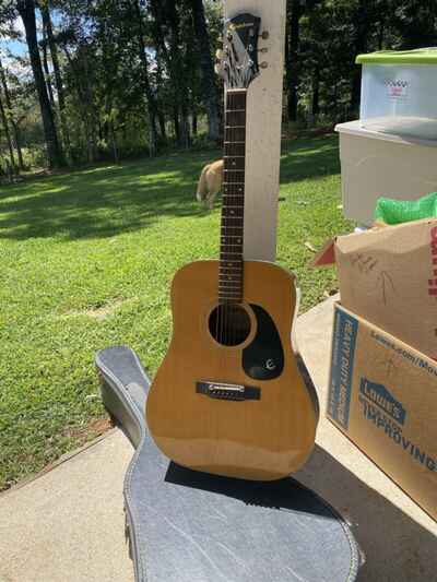 Epiphone FT-145 Texan Made in Japan Vintage 1973 With Case.