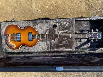 Epiphone Viola Bass w / Original Hard Shell Case plus a new set of Hofner Strings