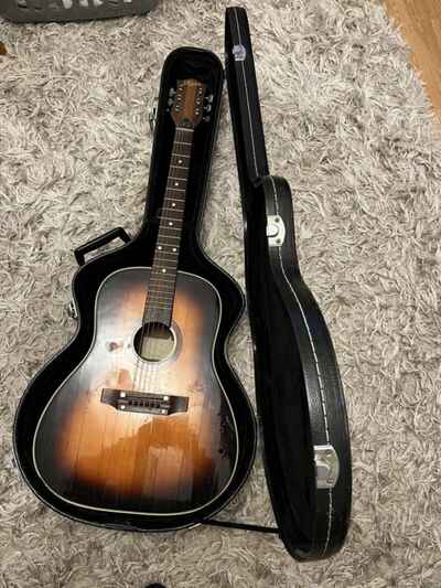 Arnold Hoyer Vintage Acoustic Guitar Sunburst Colour With Case