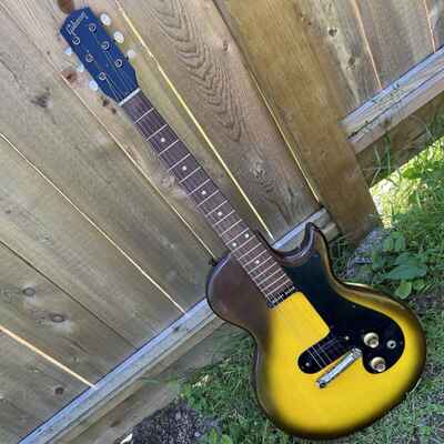 Vintage 1960 Gibson Les Paul Melody Maker 3 / 4 Size Sunburst Electric Guitar