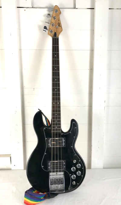 1983 Peavey Electric Bass w /  Original Hard Case & More. Model T-40