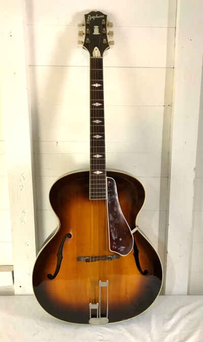 1952 Epiphone "Triumph" Jumbo Archtop Acoustic Guitar w /  Hard Case