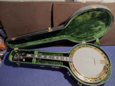 1964 Vegavox 4 String Banjo, very good,