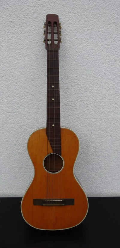 Alte Gitarre Wandergitarre ca. 93 cm