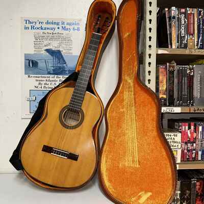 Classical Acoustic Guitar Model "Franciscan" No. 51 with Case Local Pickup