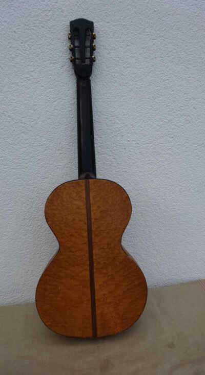 Alte Gitarre Wandergitarre ca. 93 cm Vogelaugenahorn