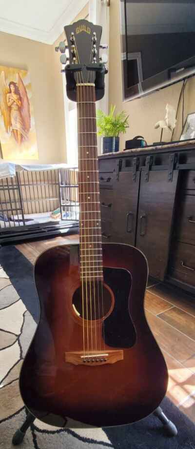 Vintage 1979 Guild D25  Rare color