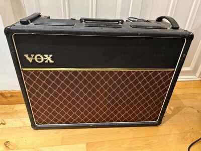 Vintage 1974 Vox AC30 Guitar amplifier combo