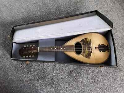 Italian Bowl back "Franseco Perretti & Figli" Mandolin & Case Circa 1900 /  1840