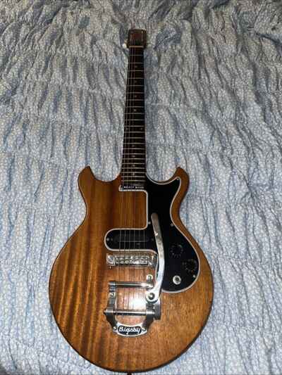 1965 Gibson Melody Maker .Vintage Gibson