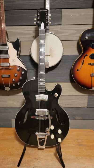 1960 Silvertone 1446 "Chris Isaak" Electric Guitar Original Black Finish W / OSSC
