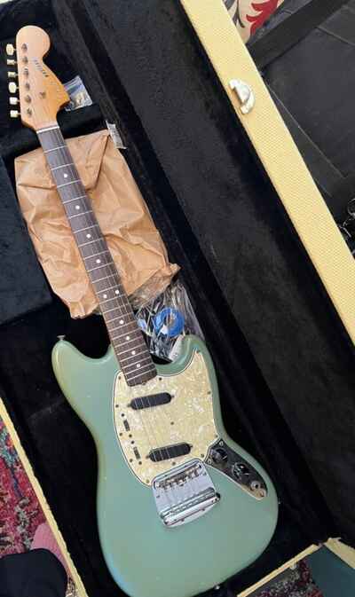 1966 Fender Mustang Electric Guitar Daphne Blue With Orignal Hardshell Case