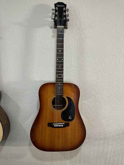 Epiphone FT-145 Texan Vintage Sunburst 1972