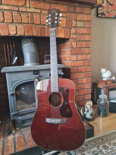 GUILD D25M 1977.  WESTERLY USA.  COMPLETE WITH ORIGINAL HARD CASE.