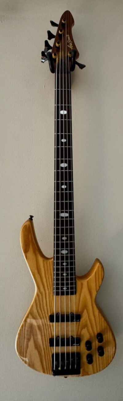 Vintage Aria Pro ii AVB / TN-5 5 String Bass