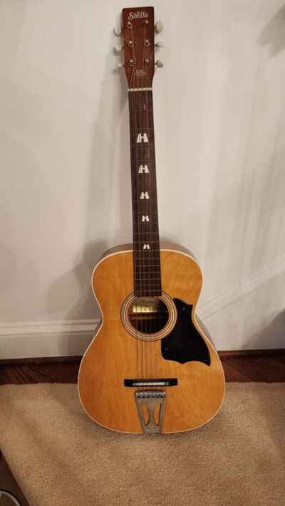 Harmony ??Stella?? H6128 Acoustic Parlor Guitar - With Carrying Case Great Cond