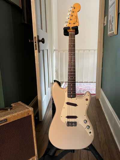 1960 Fender Duo Sonic Vintage Pre-CBS Electric Guitar Desert Sand