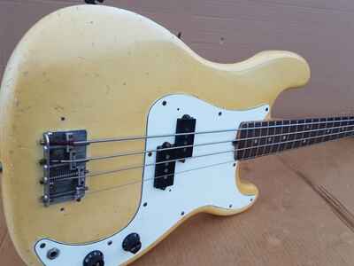 1975 FENDER PRECISION BASS - made in USA