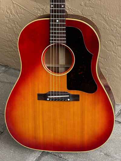 1960 Gibson J-45 a rare example w / a Flat Wide neck its 1 of a kind & Minty !