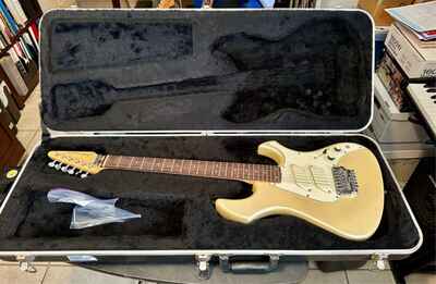 Fender PERFORMER Electric Guitar 1985 Frost White MIJ