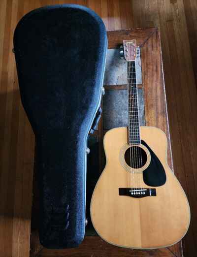 Yamaha FG-340 II acoustic vintage w / TKL case 