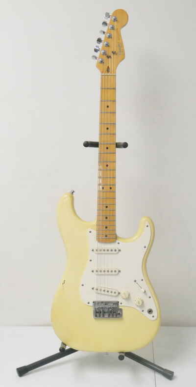 Vintage 1983 Fender Olympic White Strat Guitar w /  Hard Case  ~  Free Shipping